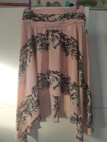 Zara jupe asymétrique fleurie XS